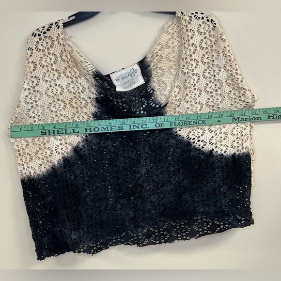 We The Free Women's Short XS Lace Laser Cut Open Knit Oversized Top - Picture 3 of 7